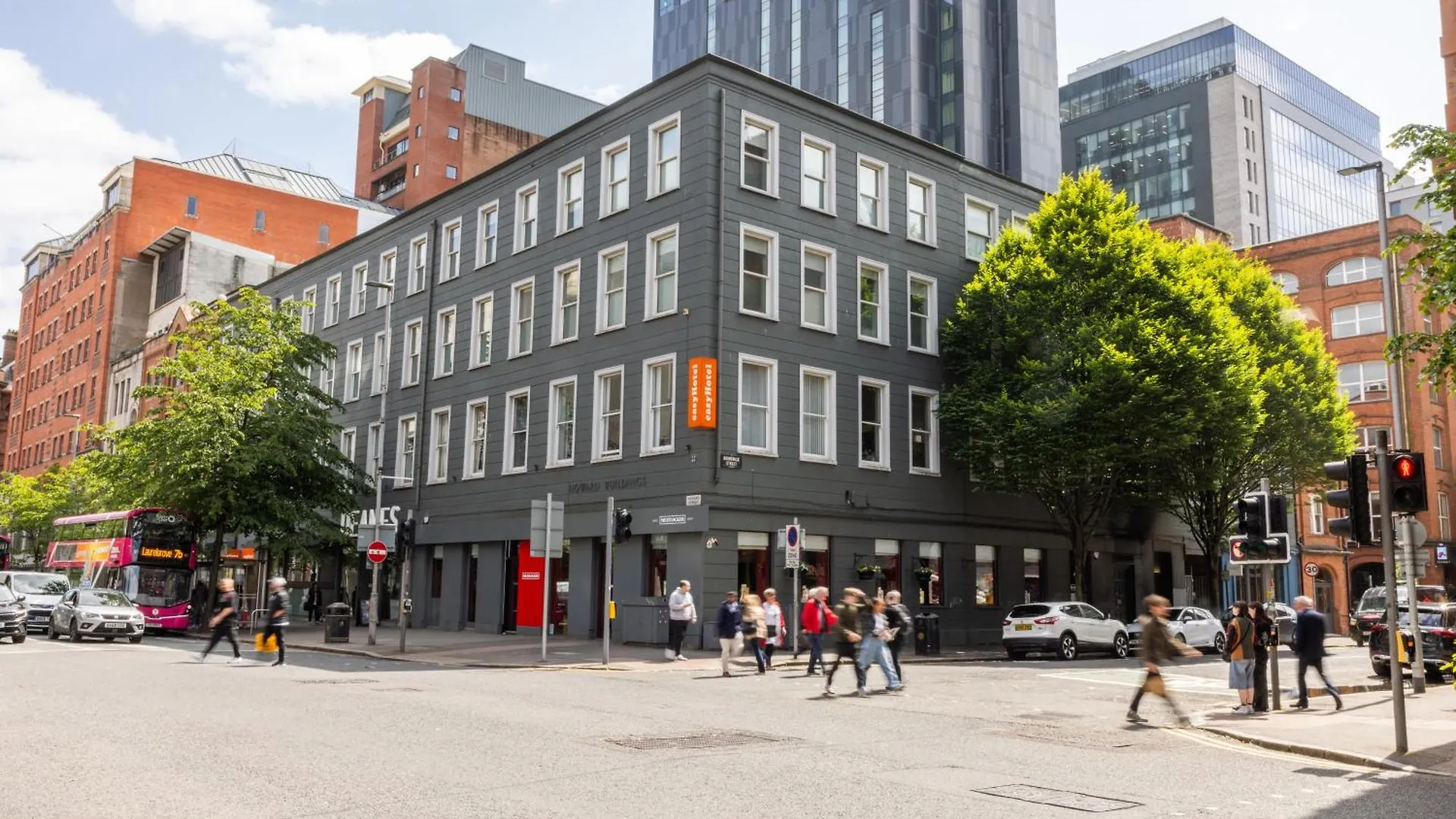 14 Airport Hotels Near Woodvale Park That Earn Their Keep