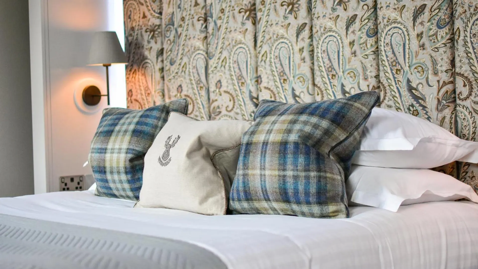 Staying In Edinburgh City Centre: 5 Luxury Hotels Compared