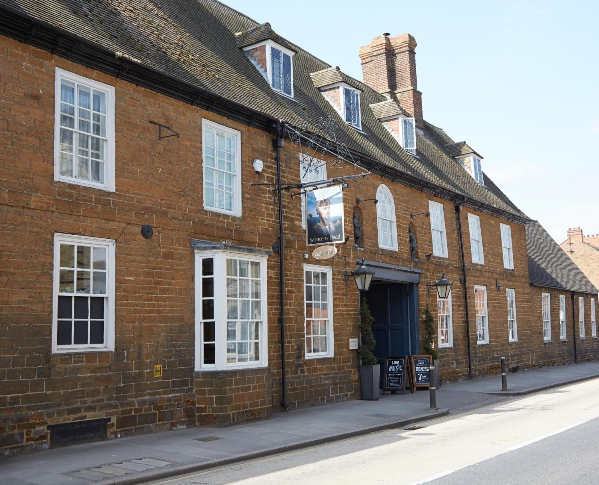 Where to Stay in Northamptonshire: 6 Best Central Hotels